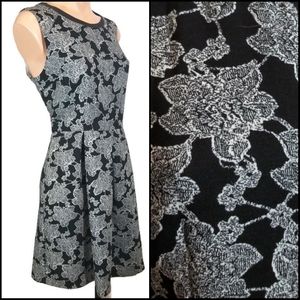 Skies Are Blue fit & flare floral b&w dress M